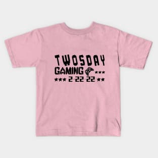 Twosday gaming lovers Fev 22nd 2022 Kids T-Shirt